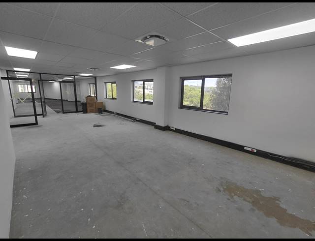 722M² OFFICE TO LET IN MIDRIDGE PARK